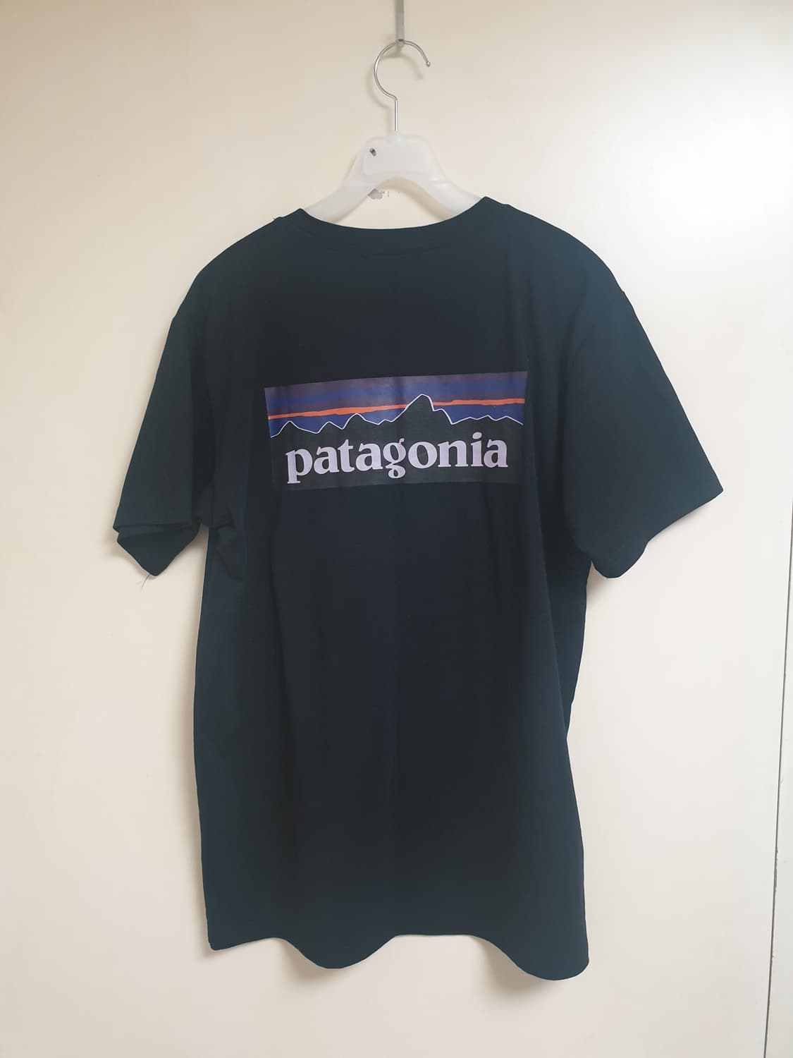[여성] 파타고니아 블랙 반팔티 L 상품이미지2