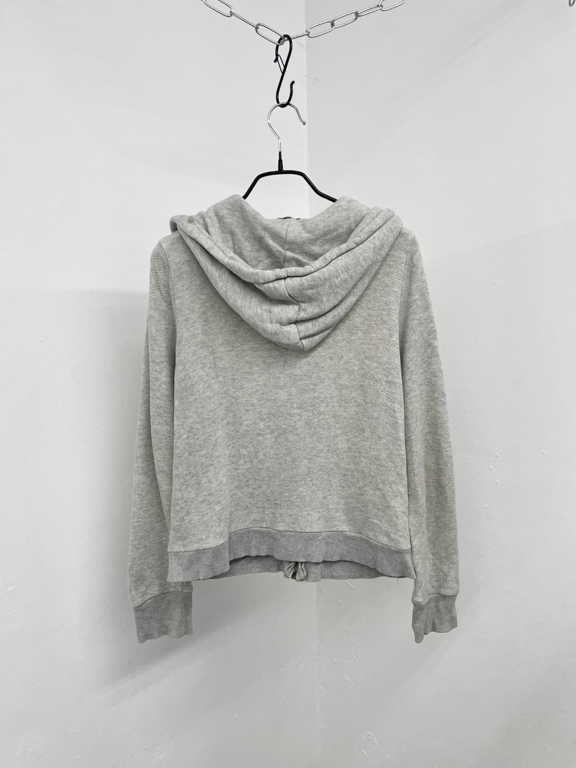 어스뮤직앤이콜로지 그레이 후드집업 상품이미지6