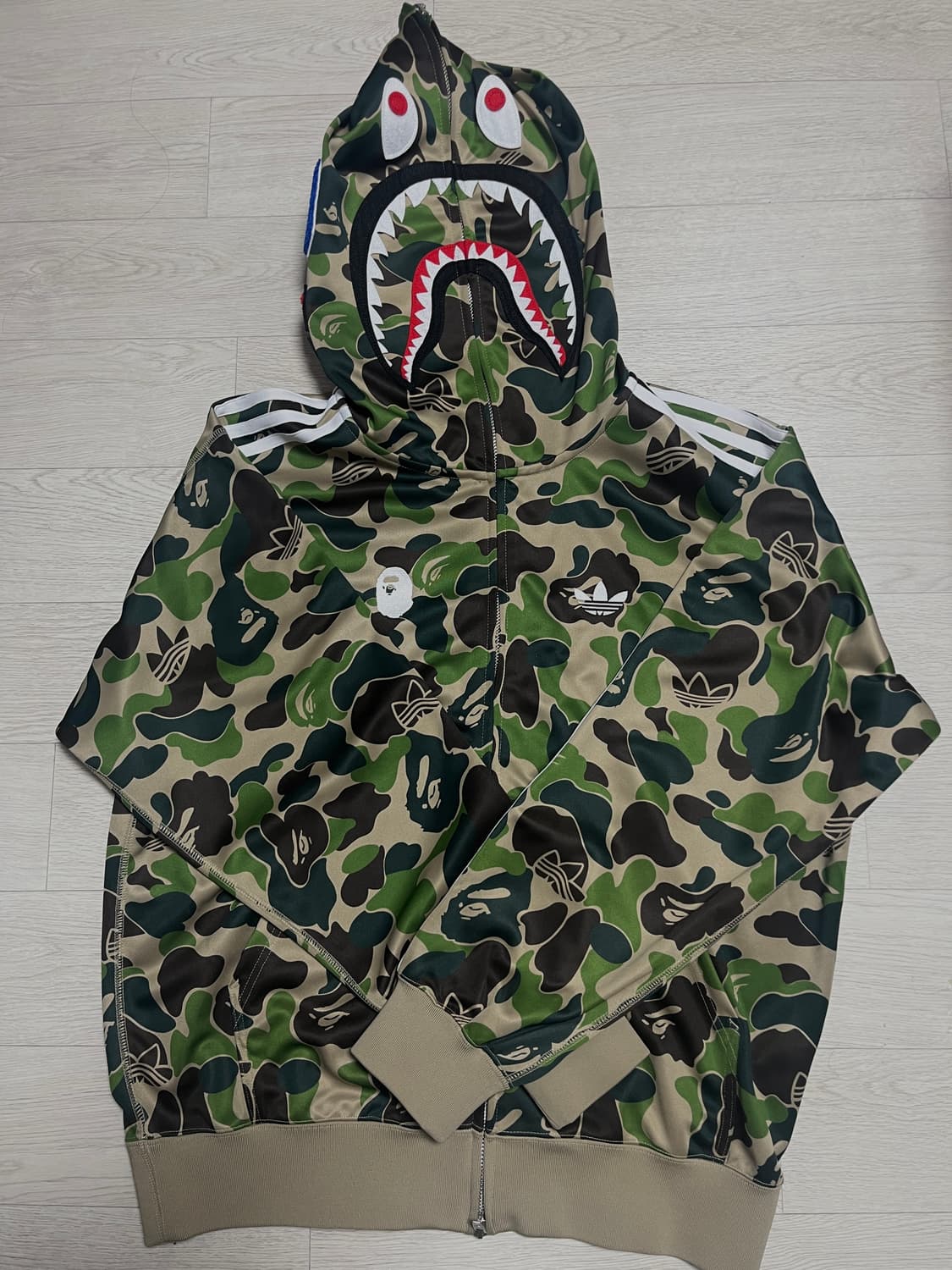 아디다스 x 베이프 샤크 트랙 후드 자켓 새상품 상품이미지2