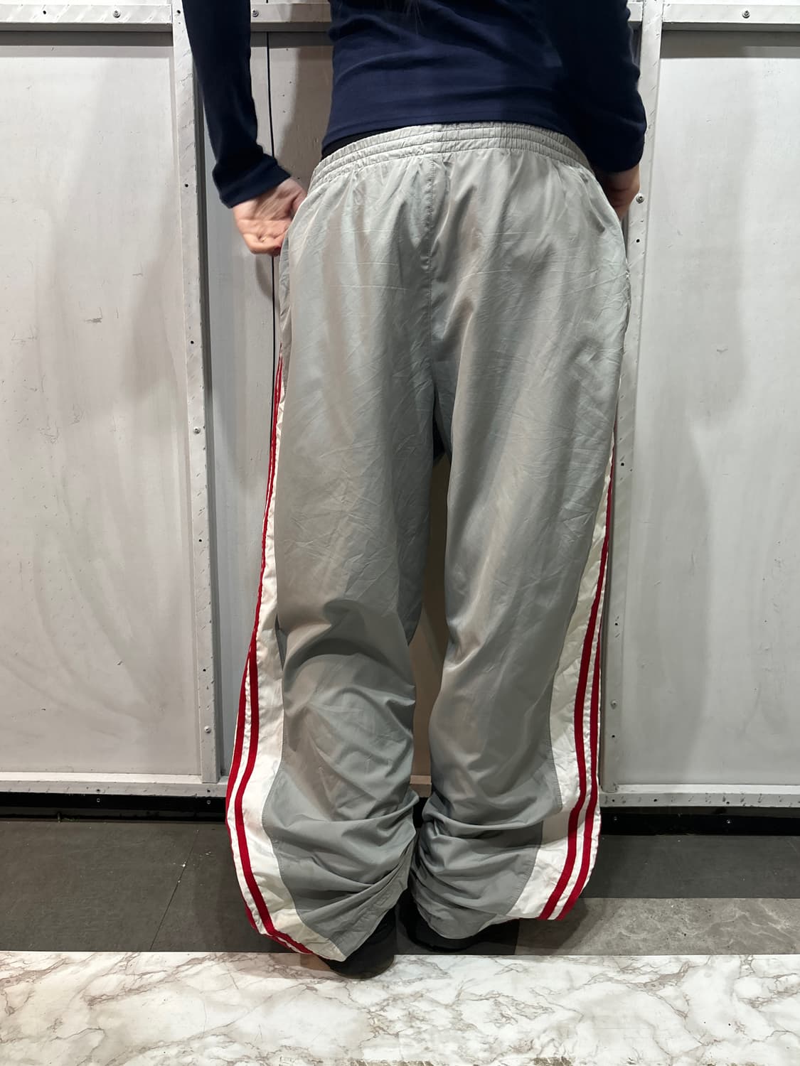 90s ADIDAS 레드&그레이 사이드라인 나일론 팬츠 상품이미지3