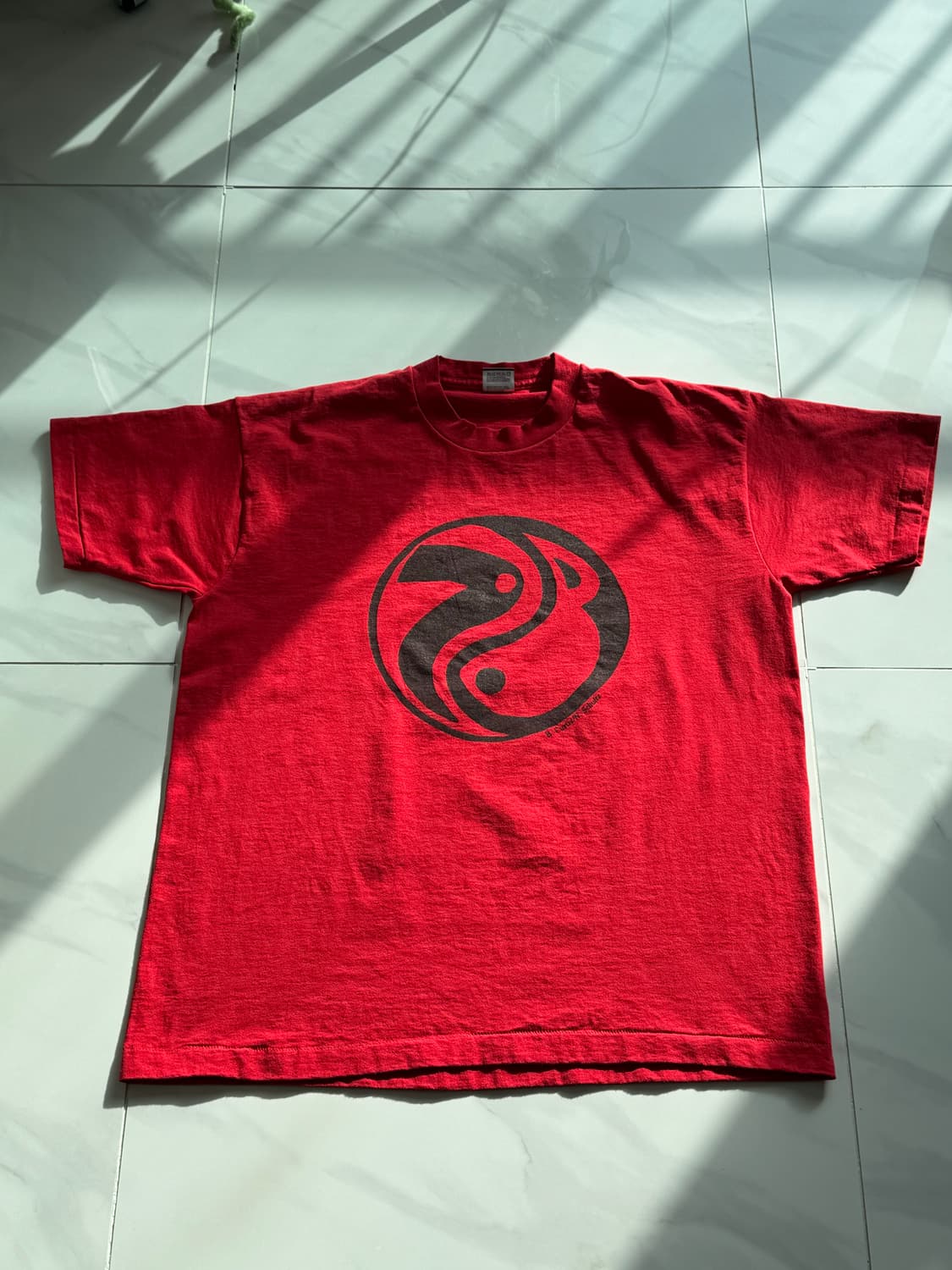 90s 프루트 오브 더 룸 '음양 & 발바닥' 그래픽 티셔츠 (XL) 상품이미지1