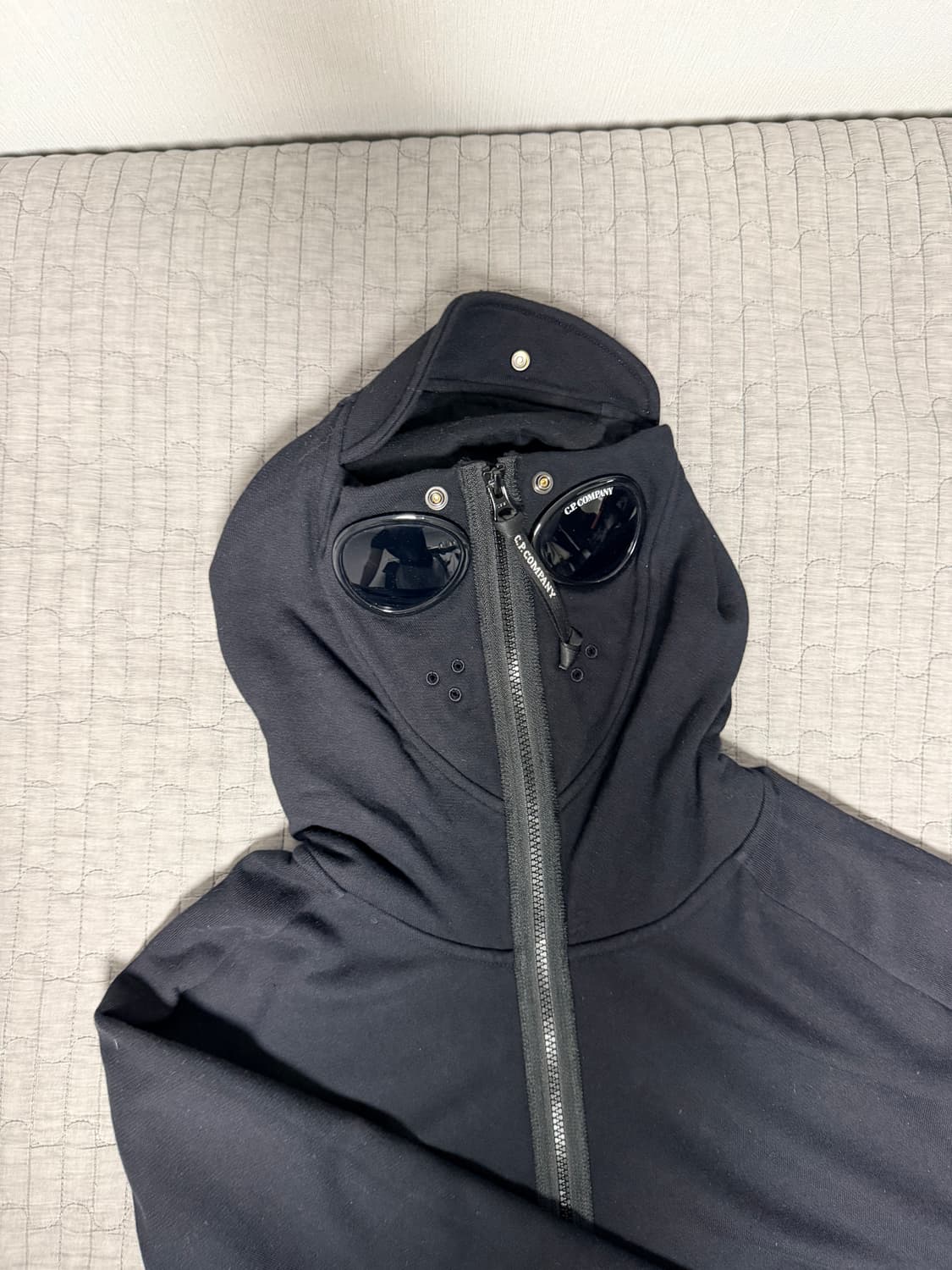 Cp컴퍼니 고글 후드집업 상품이미지3