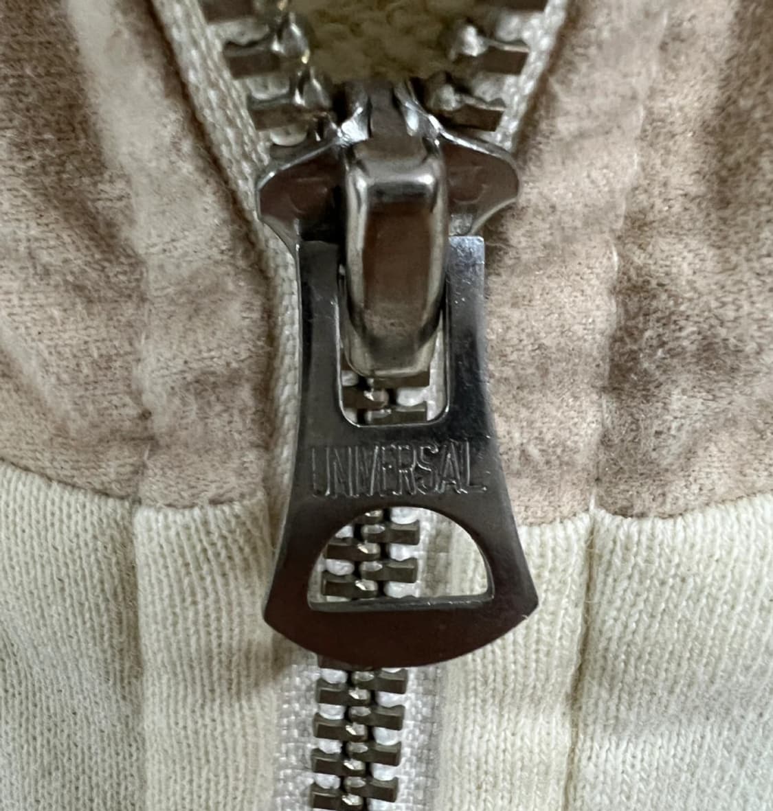 [이세이미야케/아카이브] 절개 디테일 후디드 자켓 상품이미지4