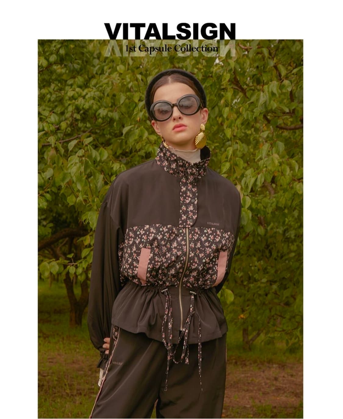 바이탈사인 플라워 패턴 스트랩 셔링 윈드브레이커 바람막이 상품이미지1