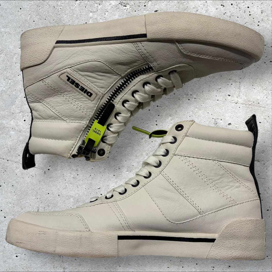 [255] 디젤 화이트 하이탑 스니커즈 지퍼 디테일 상품이미지2