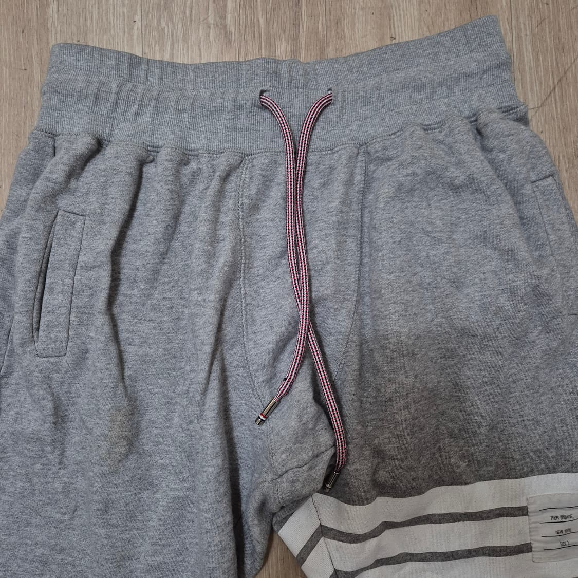 톰브라운 뉴욕 클래식 루프백 4선 스웻 쇼츠 반바지 상품이미지2