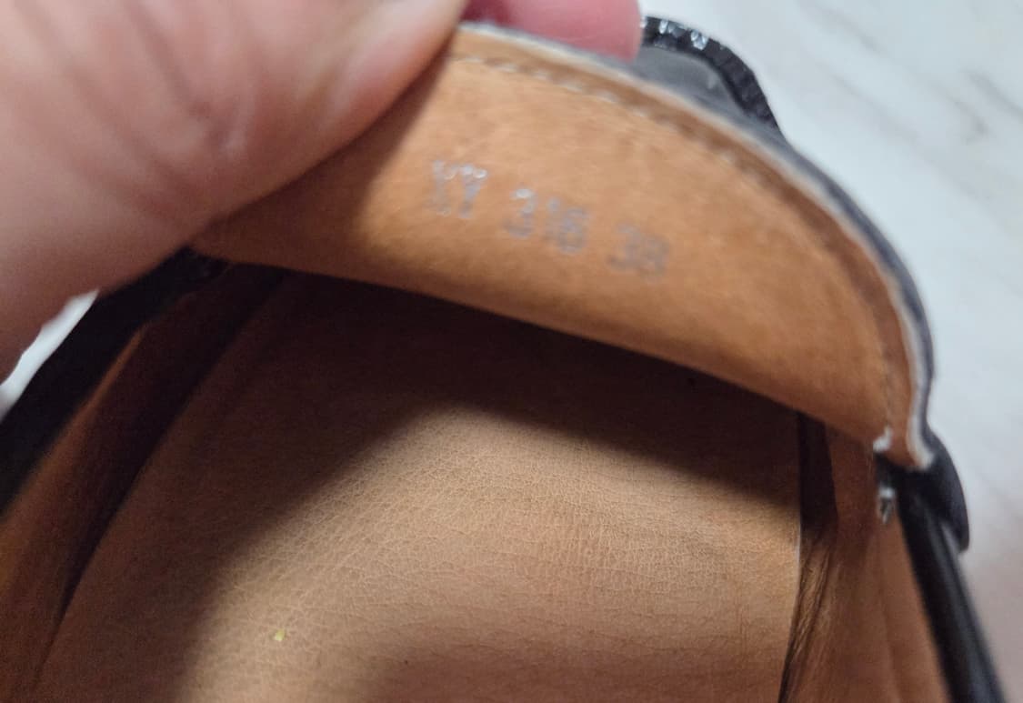 토즈 고미노 블랙 페이턴트 레더 로퍼 상품이미지9