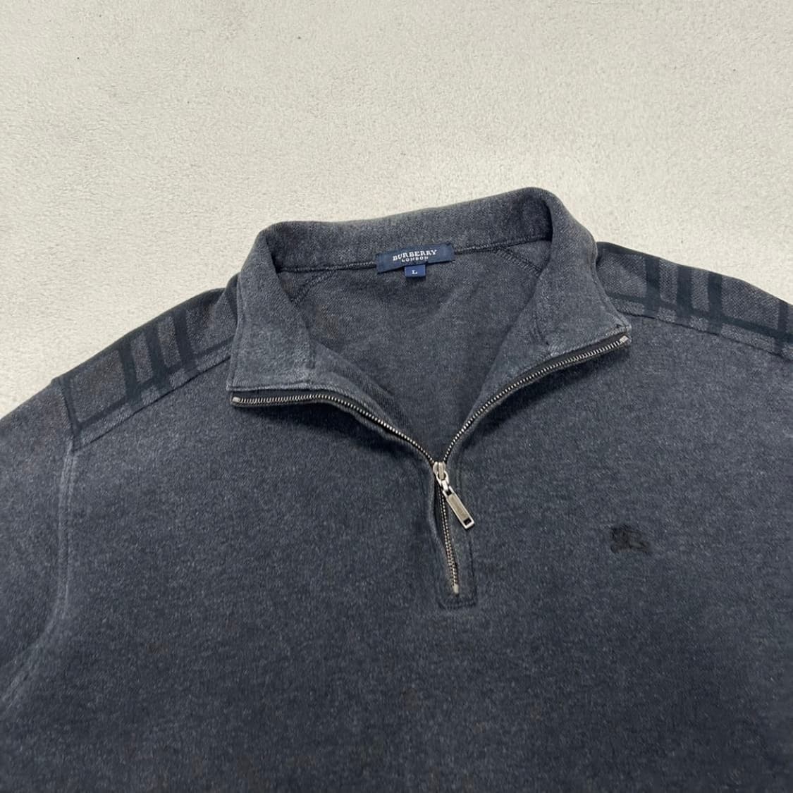 Burberry charcoal half zip-up knit 상품이미지5