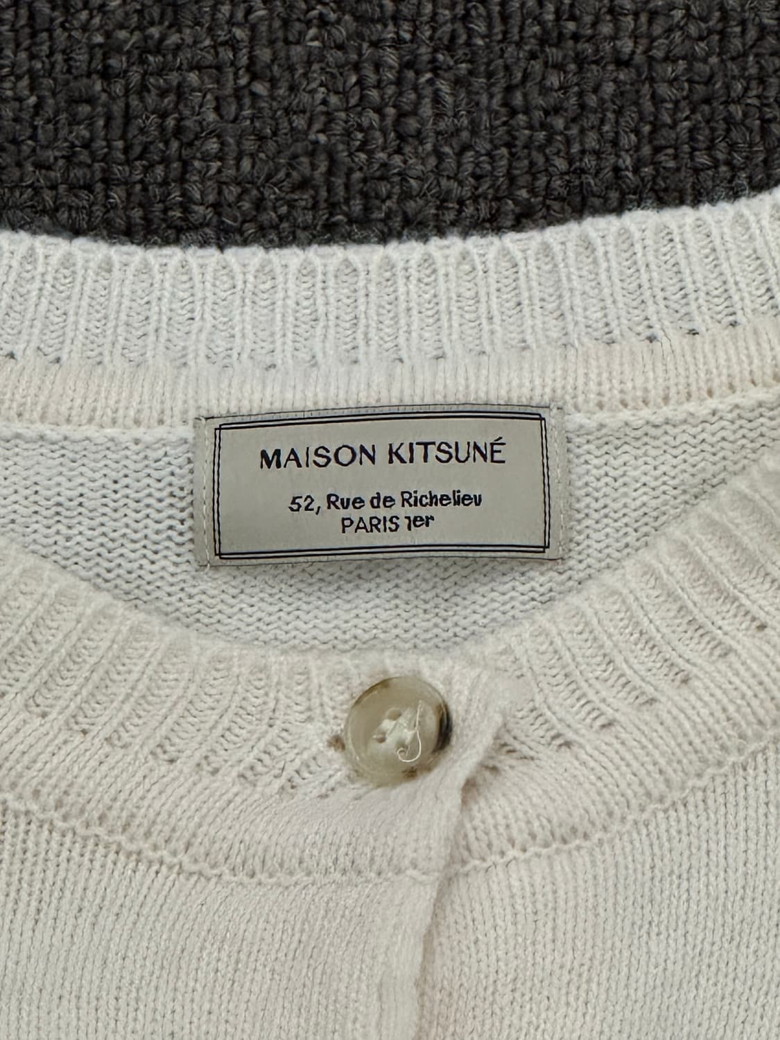 OS)메종 키츠네 칠랙스 폭스 패치 어드저스티드 크루넥 가디건 상품이미지4