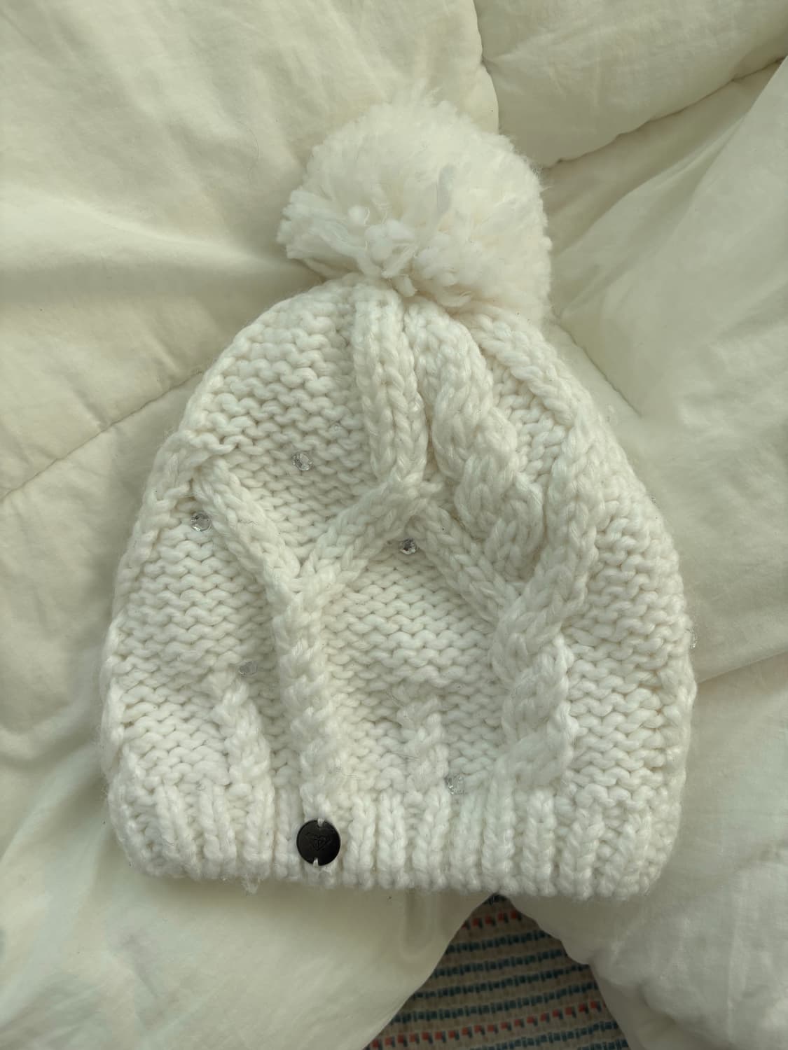 큐빅 폼폼이 꽈배기짜임 니트비니모자 상품이미지4