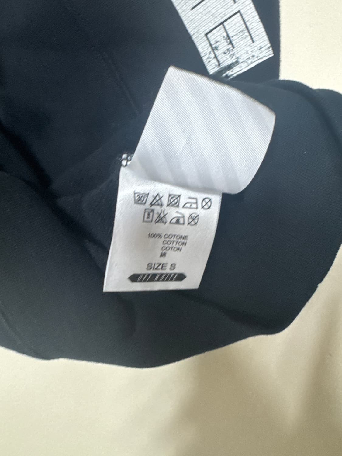 오프화이트 맨투맨  상품이미지3