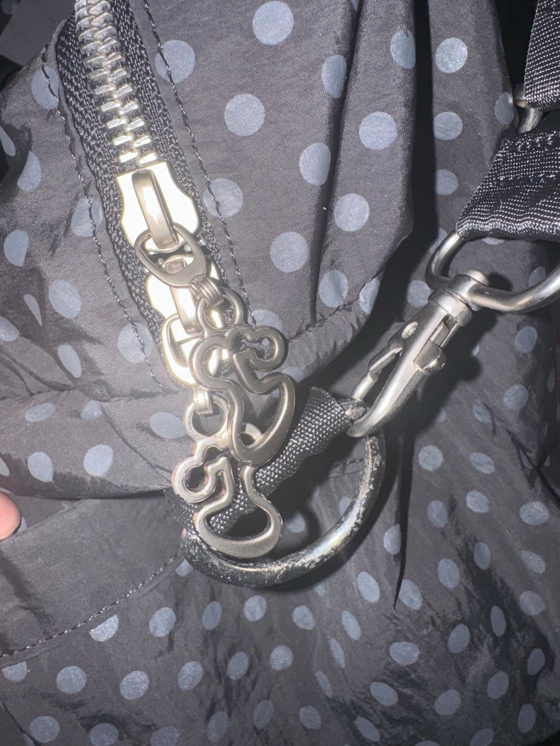 허그유어스킨 코리락쿠마 멀티 더플백 차콜 상품이미지3