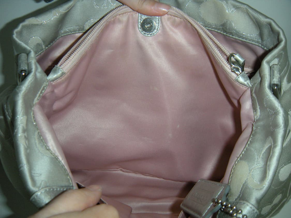 코치 애슐리 시그니처 메탈릭 숄더백 상품이미지6