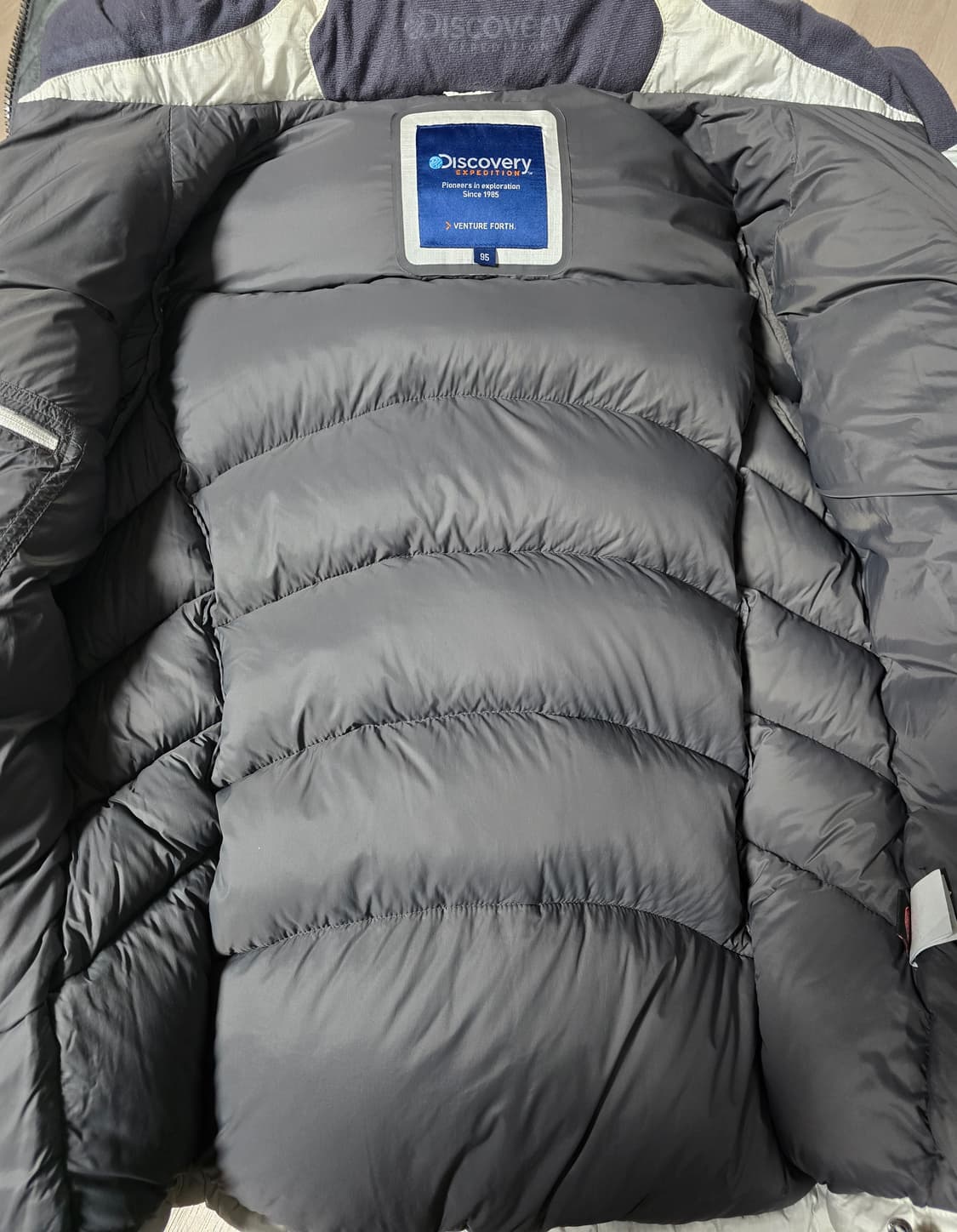 디스커버리 여성 고어 윈드스토퍼 덕다운패딩.    싸이즈 95   상품이미지8