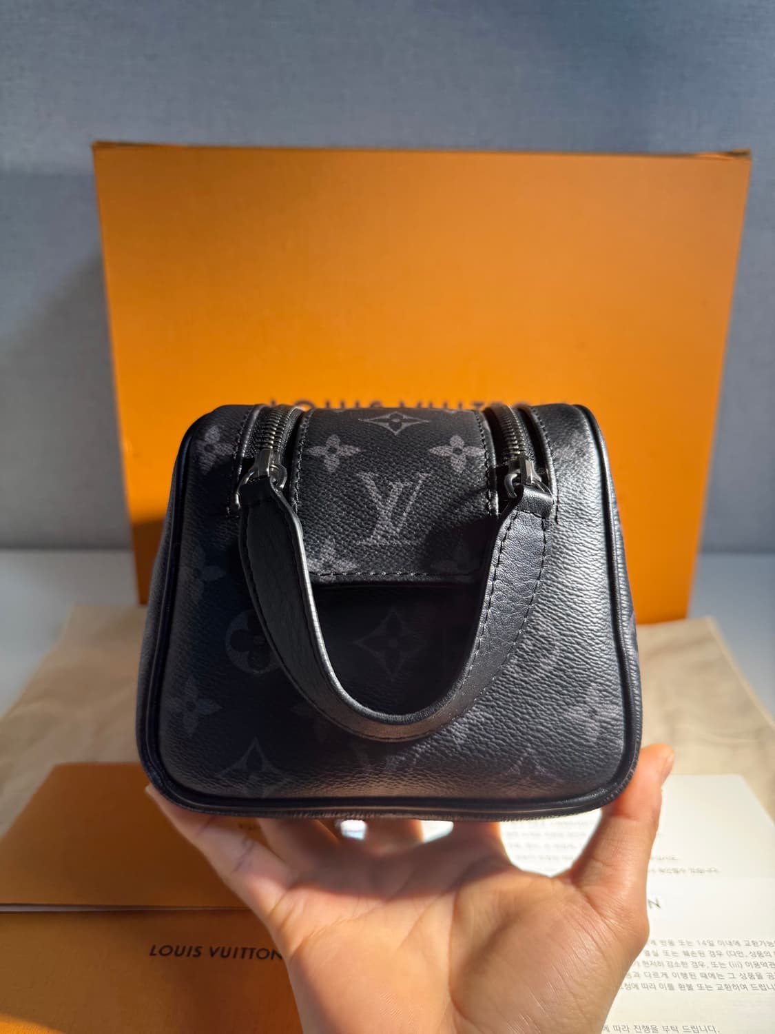  [정품] 루이비통 모노그램 이클립스 돕키트 백 상품이미지4