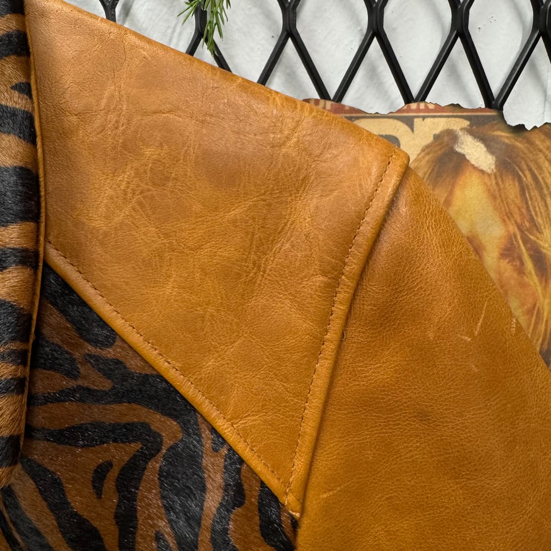 90s USA VINTAGE 송치 레더 자켓 호랑이 호피 패턴 브라운 상품이미지9