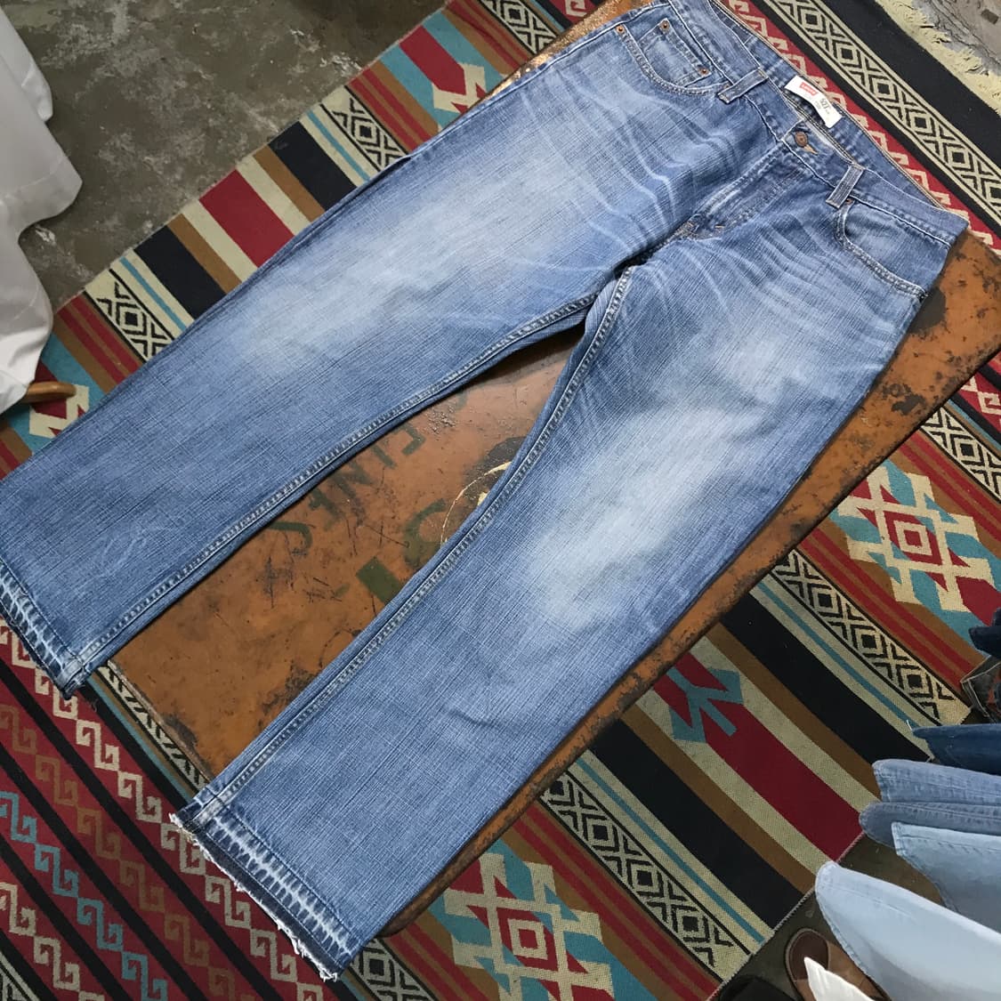 리바이스 527 연중청 워시드 컷오프 데님 팬츠 허리 33  상품이미지4