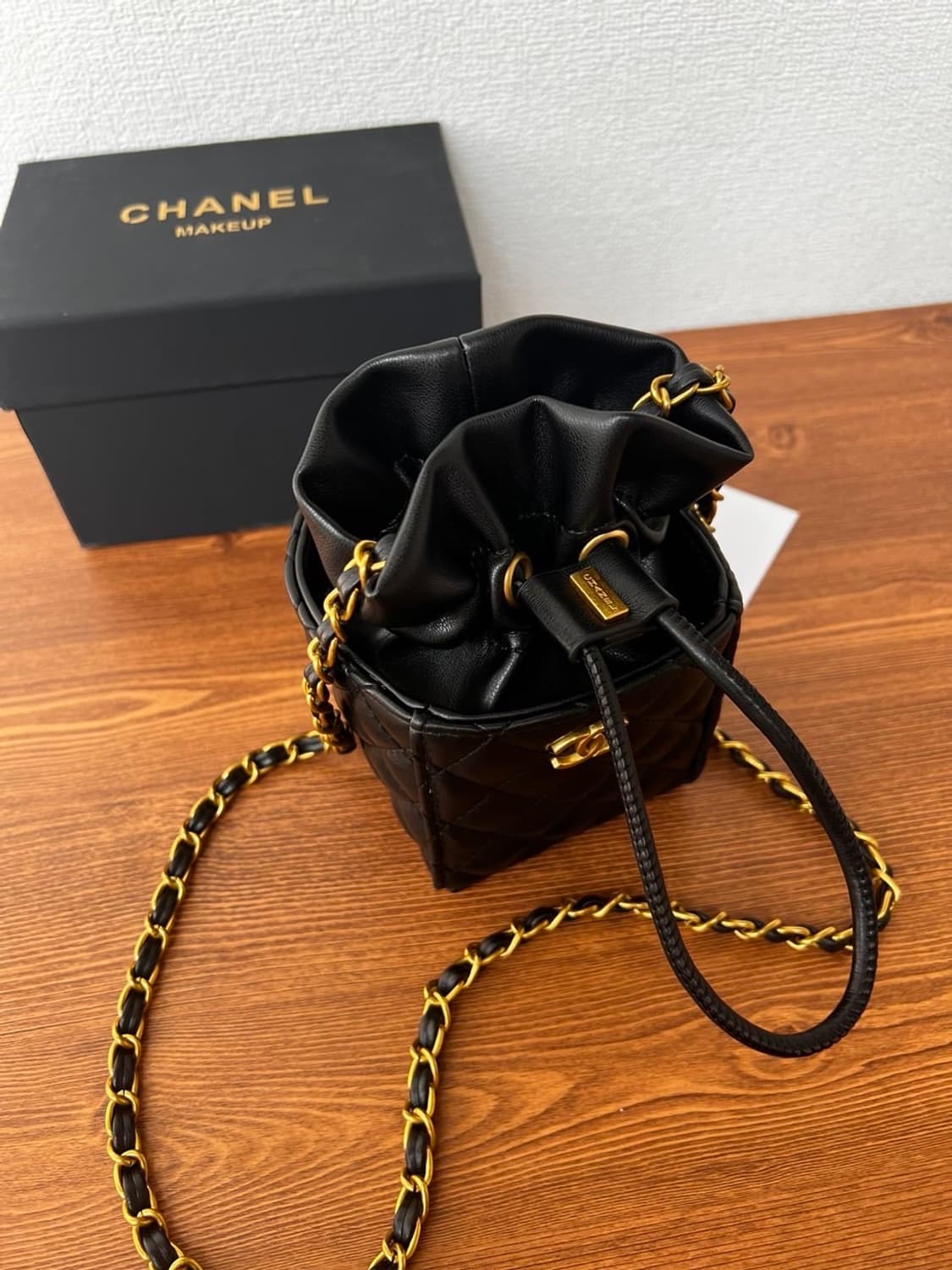 샤넬VIP 미니버킷  복조리 크로스 체인백 블랙 상품이미지6