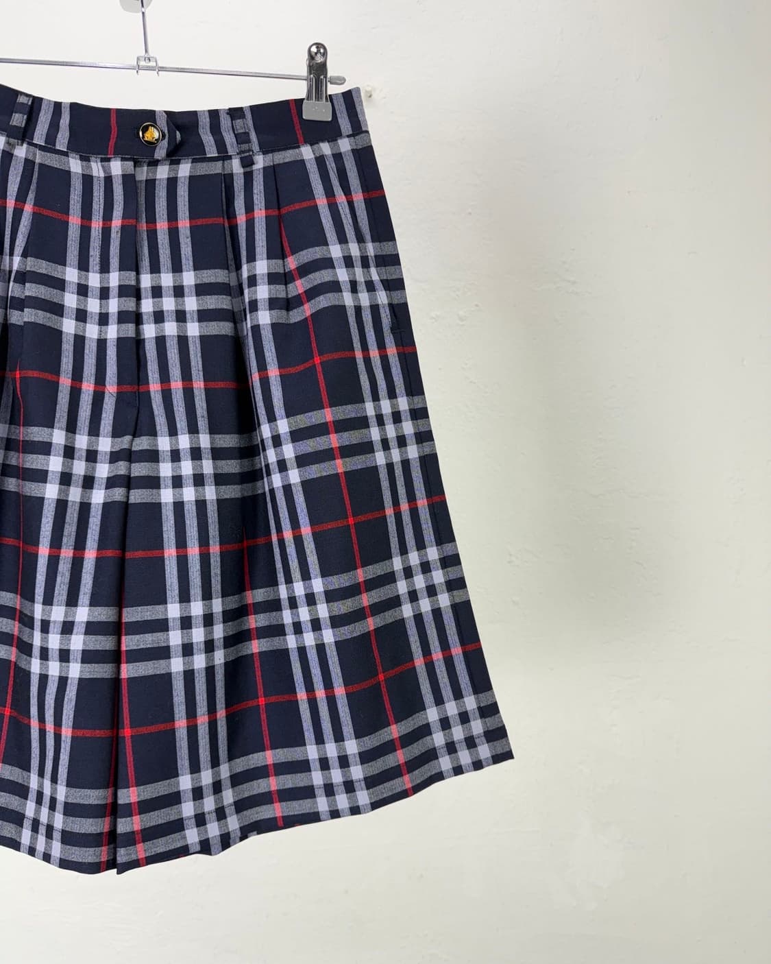 버버리 런던 네이비 노바체크 투 턱 하프 쇼츠 상품이미지3