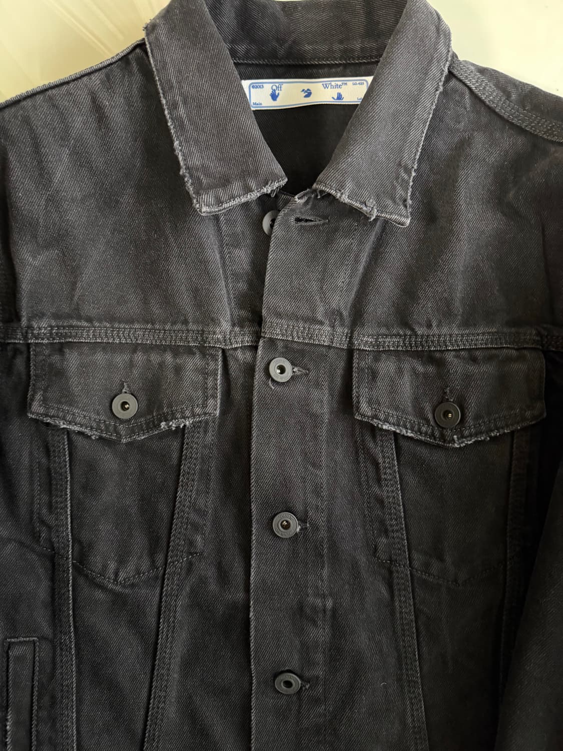 오프화이트 네거티브 마크 슬림핏 데님자켓 상품이미지4