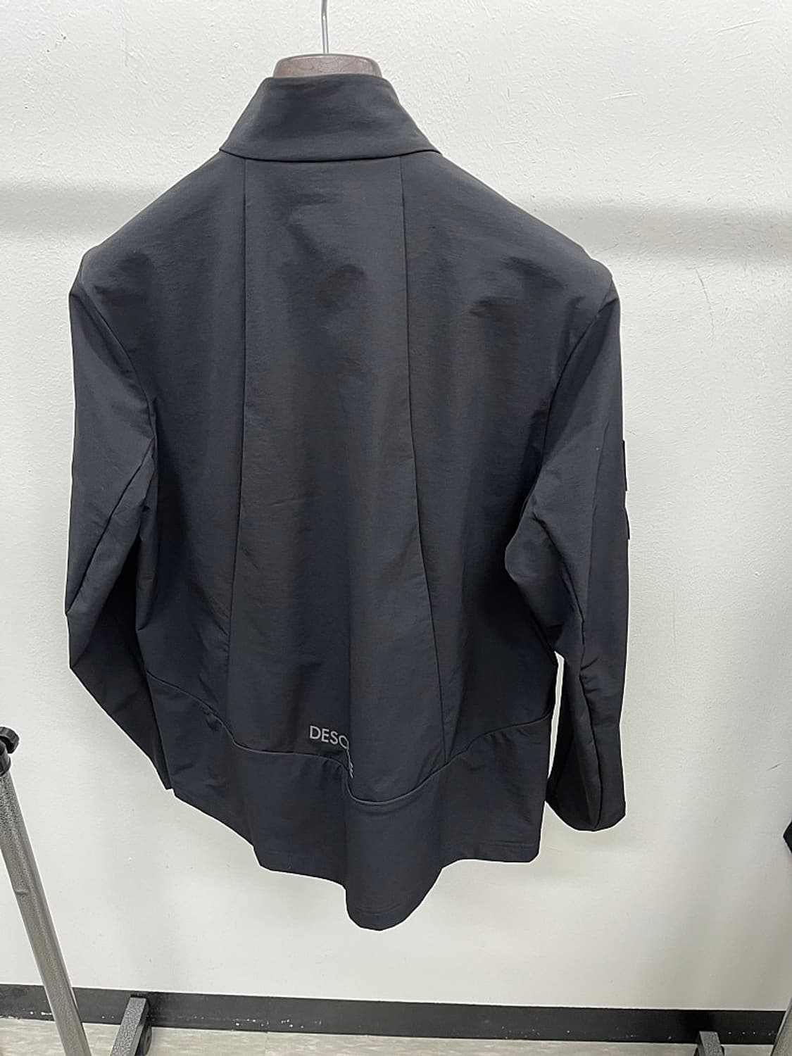 100) 데상트 2024 아우디 기능성집업  상품이미지3