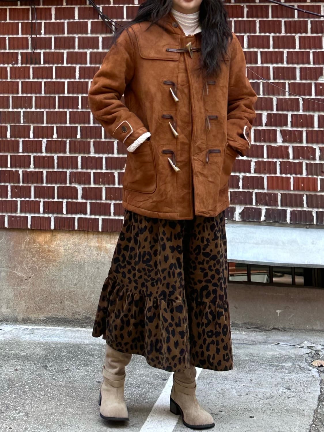 양털 더플 무스탕 제이더블유 가디건 도트 목폴라 레오파드 스커트 코디세트 상품이미지2