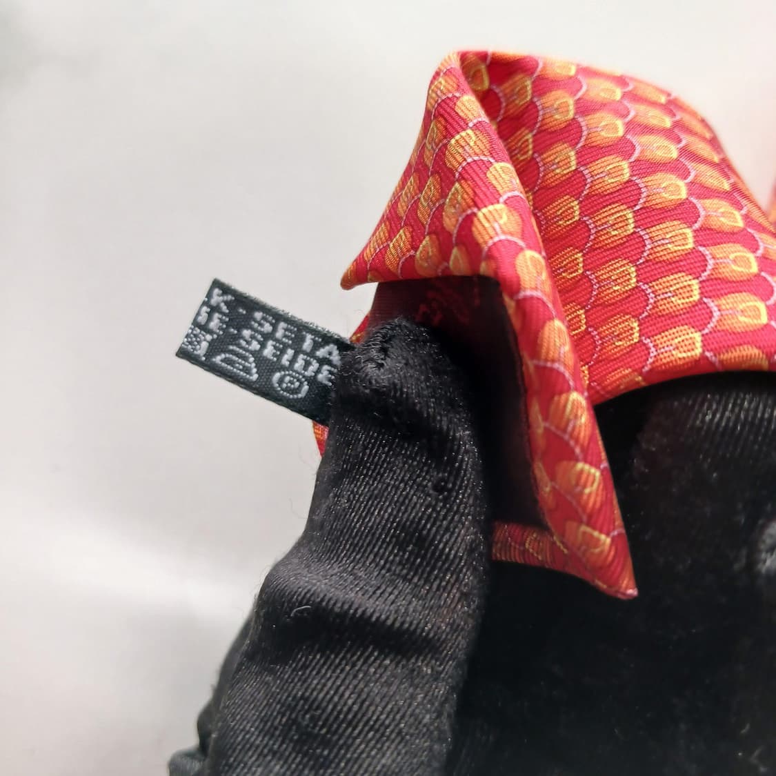 살바토레 페라가모 실크 레드 패턴 넥타이 8.7cm A등급 A18445
 상품이미지10
