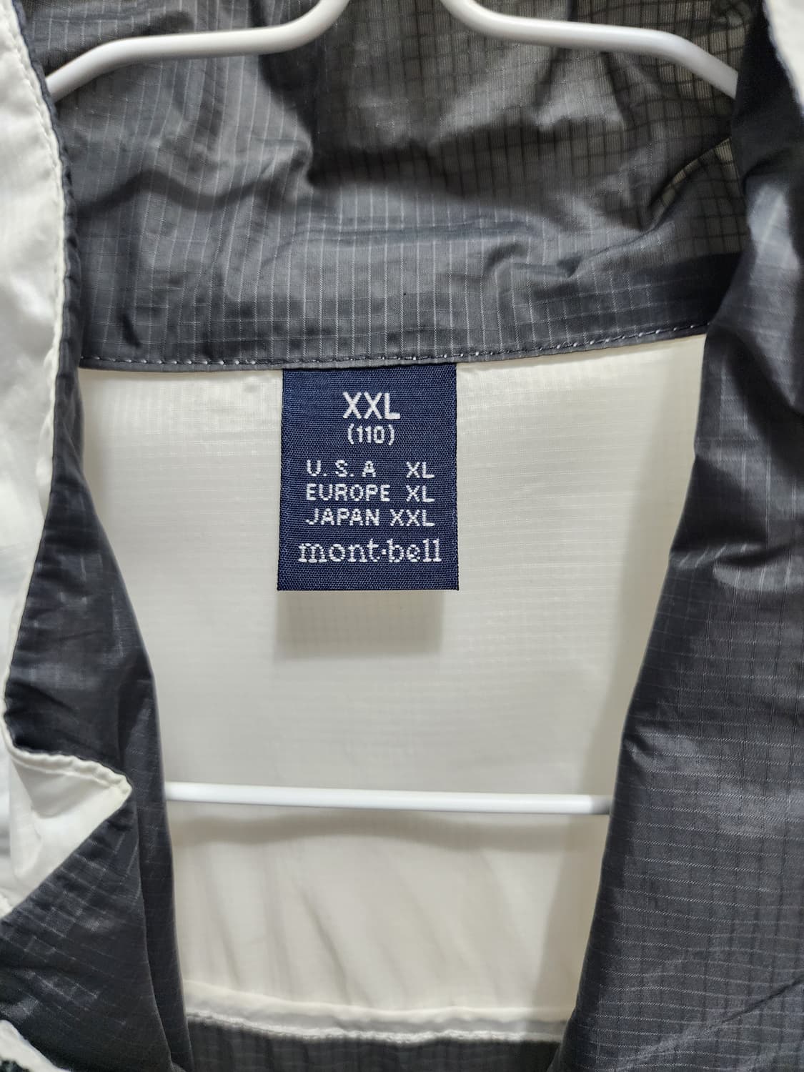 몽벨 화이트 바람막이 자켓 XXL 상품이미지4