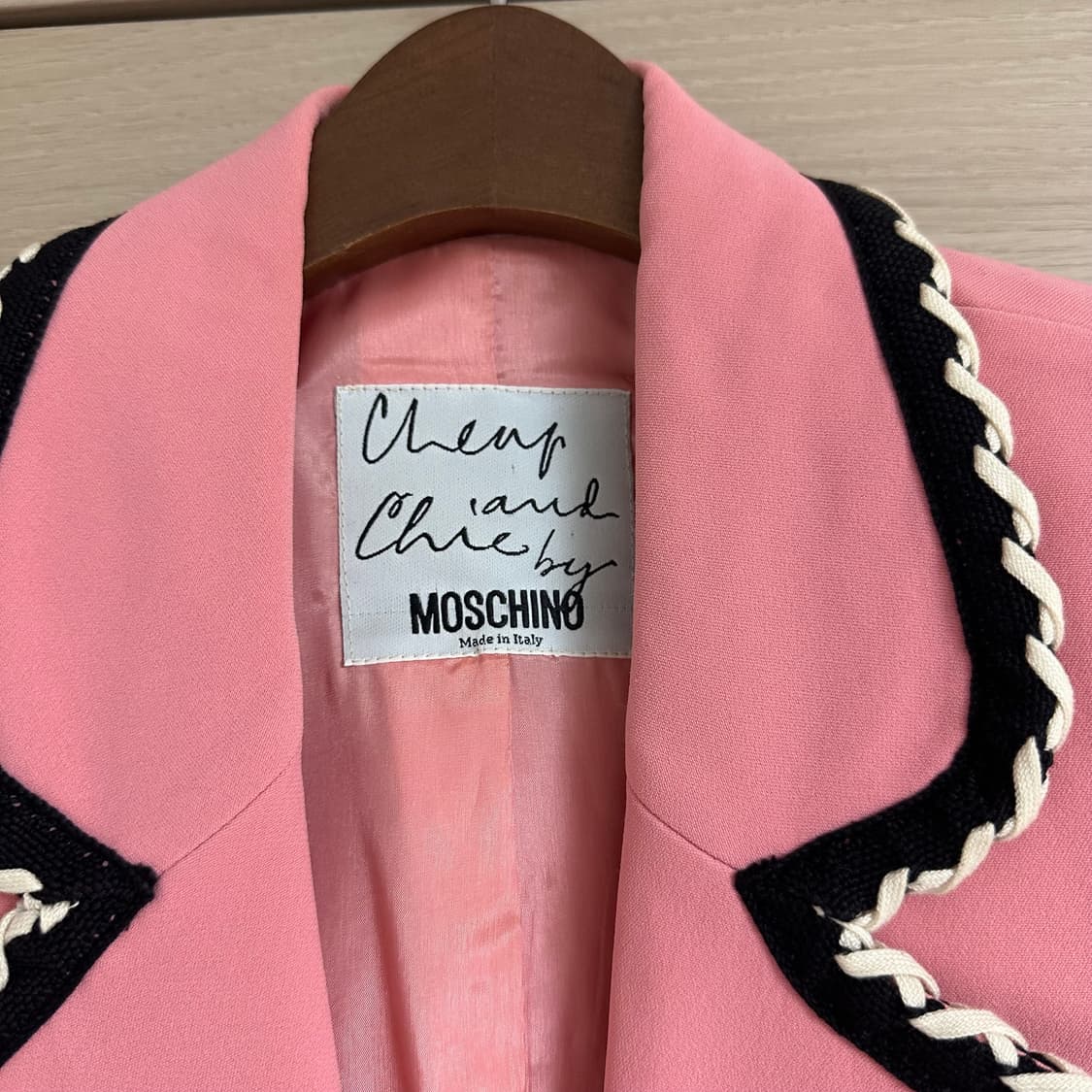 모스키노 레이스 테이핑 핑크 크롭 자켓 (국내 55사이즈) 상품이미지2