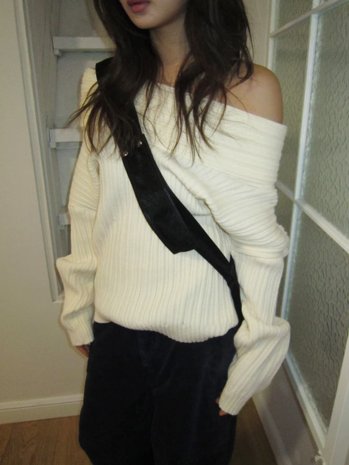 이즈이즈 easeas 오프숄더 니트 상품이미지3