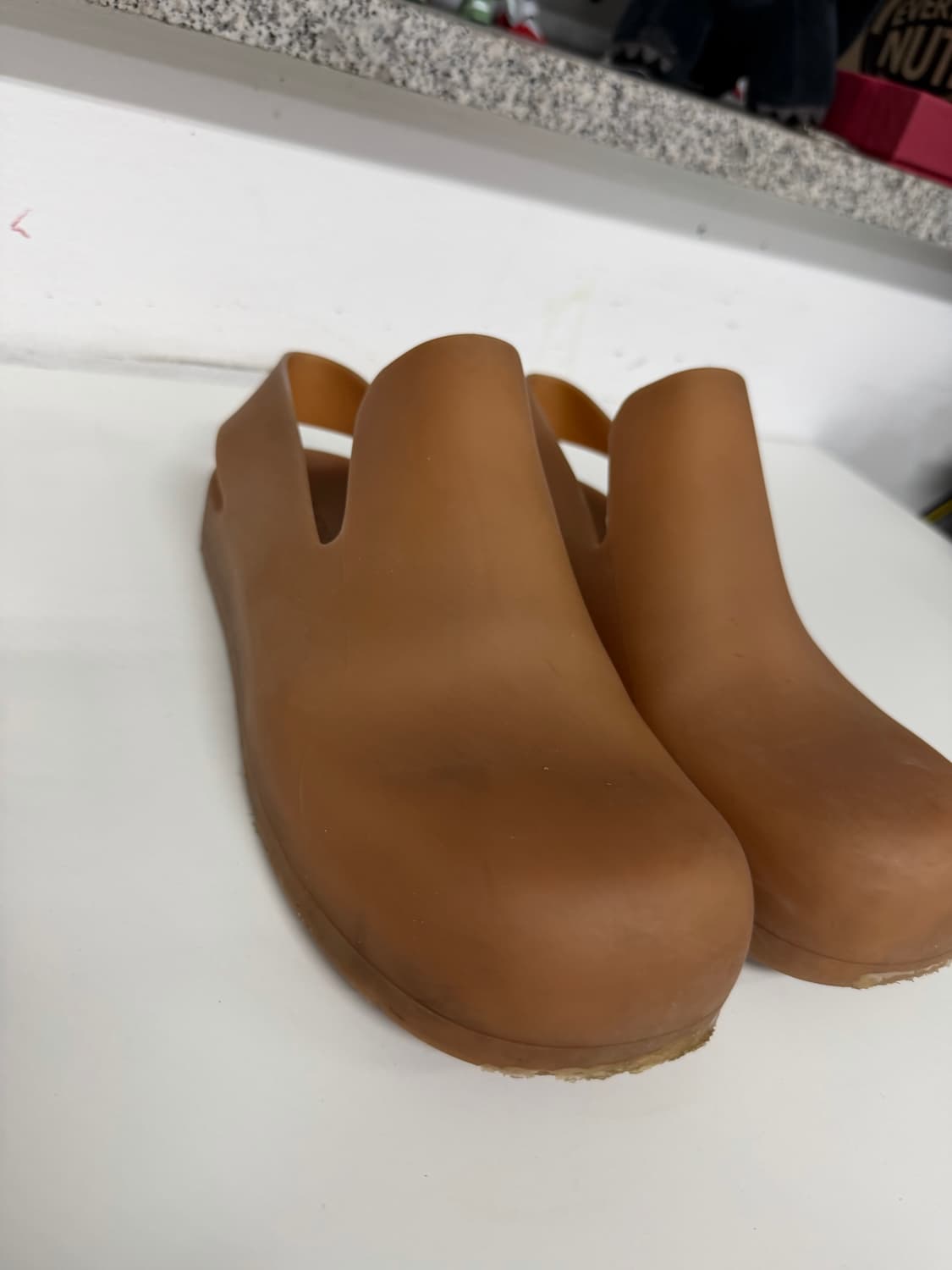 정품) 보테가베네타 남성 퍼들 러버 클로그 샌들 41 상품이미지3