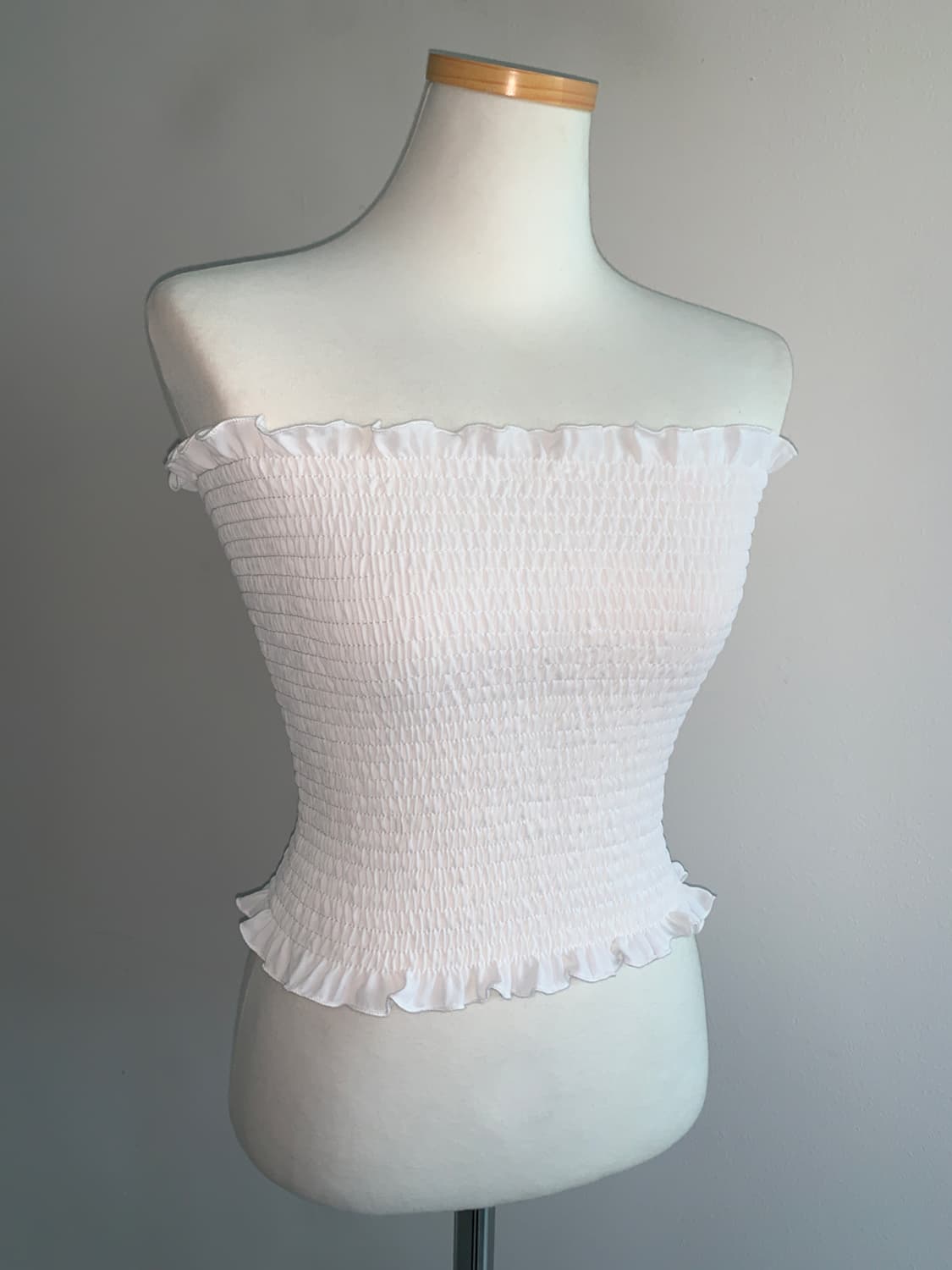 Smocked sleeveless top(white) 상품이미지3