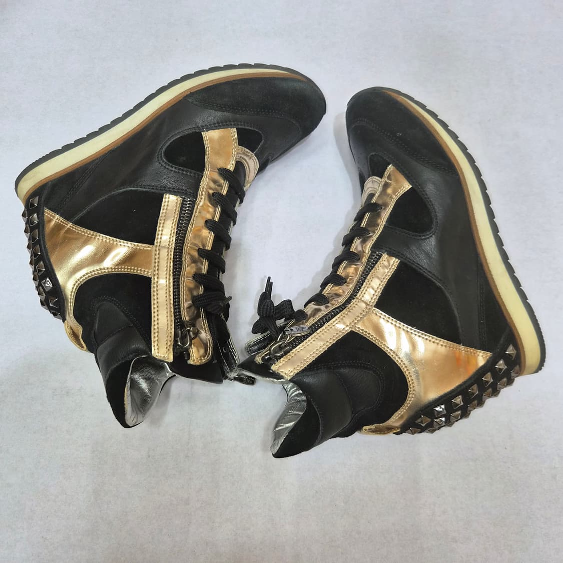 MCM 블랙&골드 웨지 하이탑 스니커즈 상품이미지2