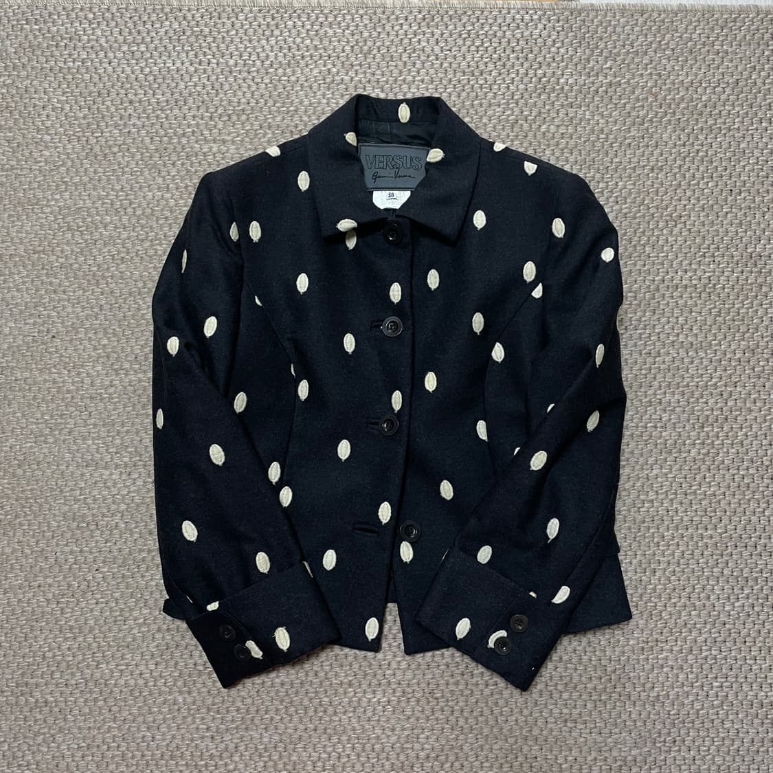 베르사체 베르수스 도트 자켓 스커트 셋업 상품이미지1