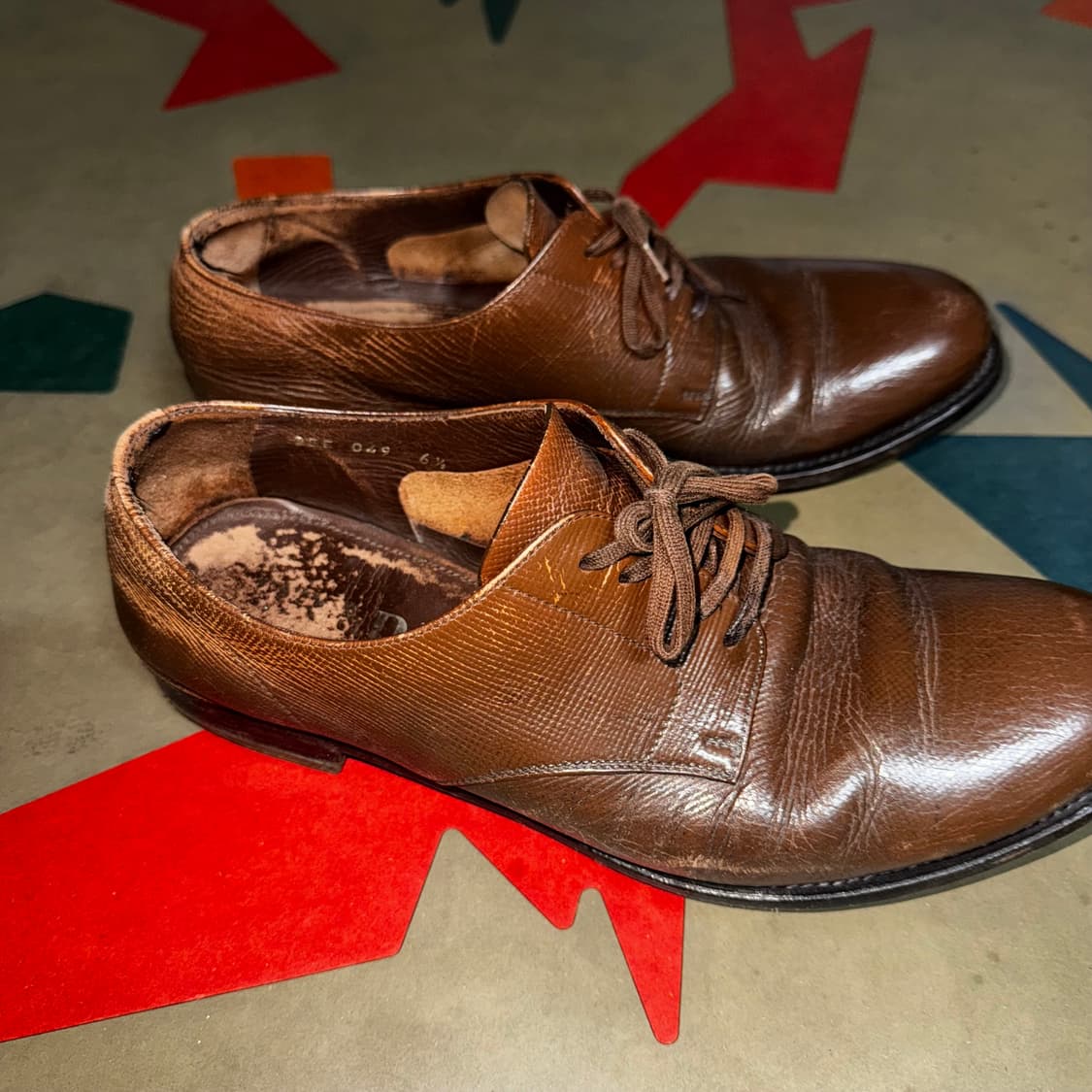 Prada Rough Leather Derby Shoes 상품이미지4