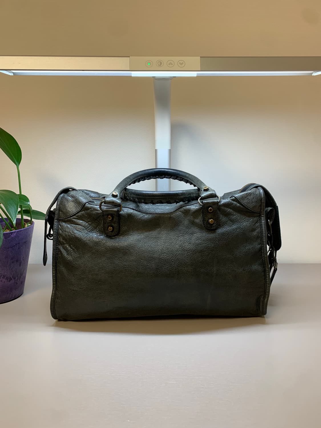 발렌시아가 클래식 모터백 다크그레이 상품이미지3