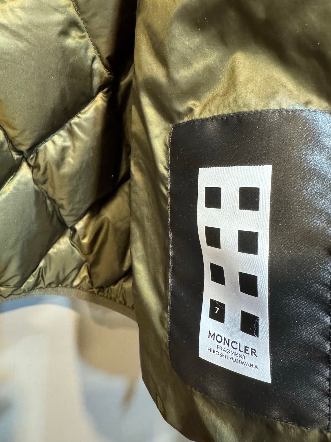 몽클레어 지니어스x프라그먼트 구스다운 봄버자켓 상품이미지7