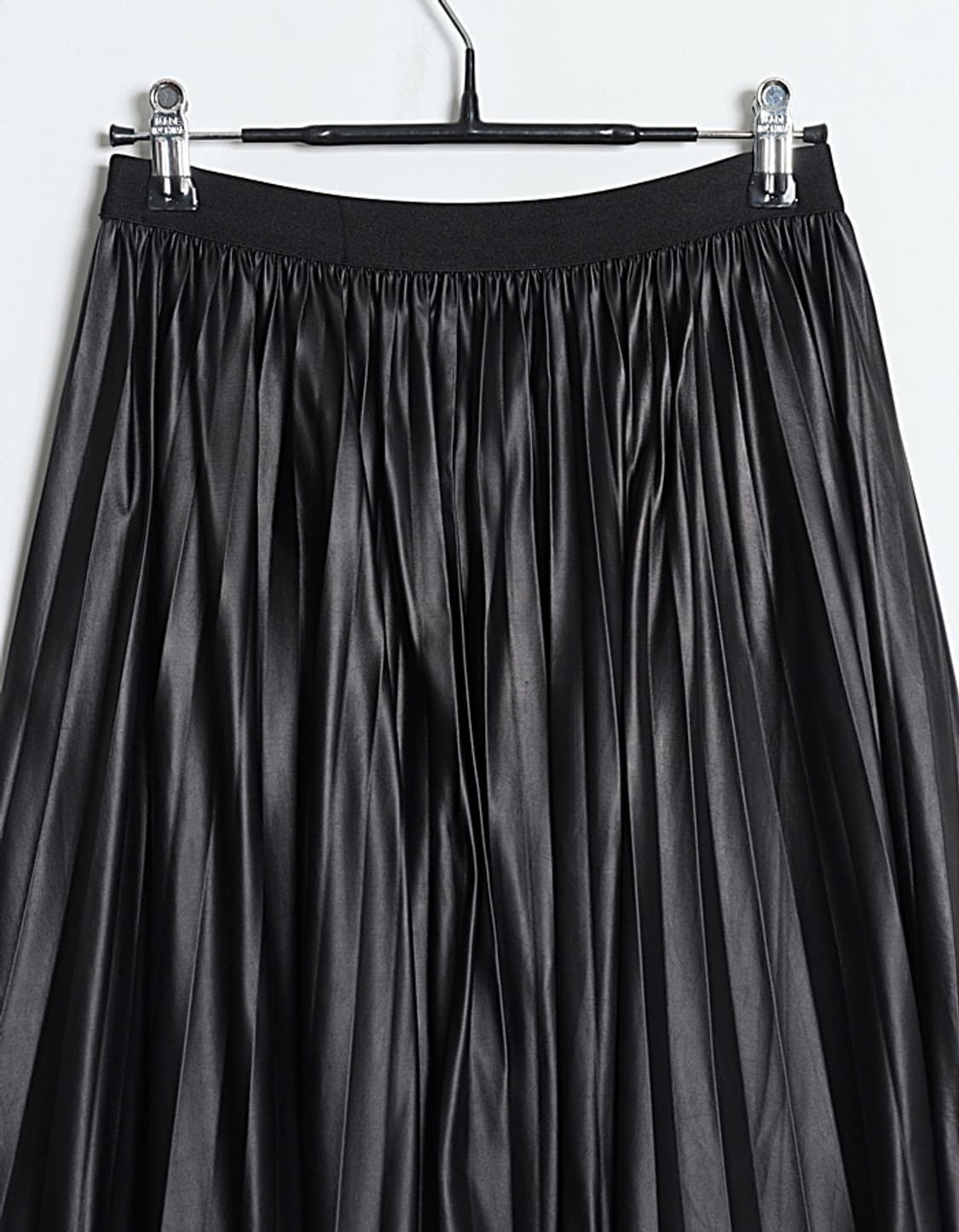 LAKOLE Coated Pleats Skirt (26~27) 상품이미지2