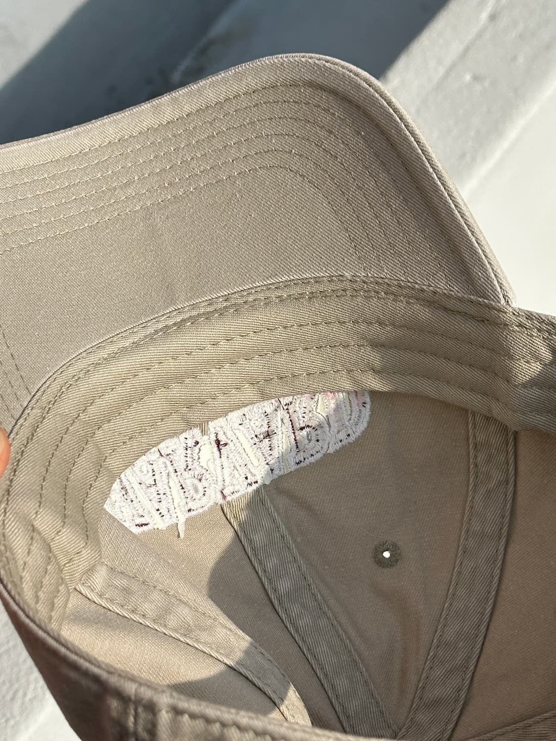 [F] 하버드 로고 베이지 볼캡 모자 상품이미지6