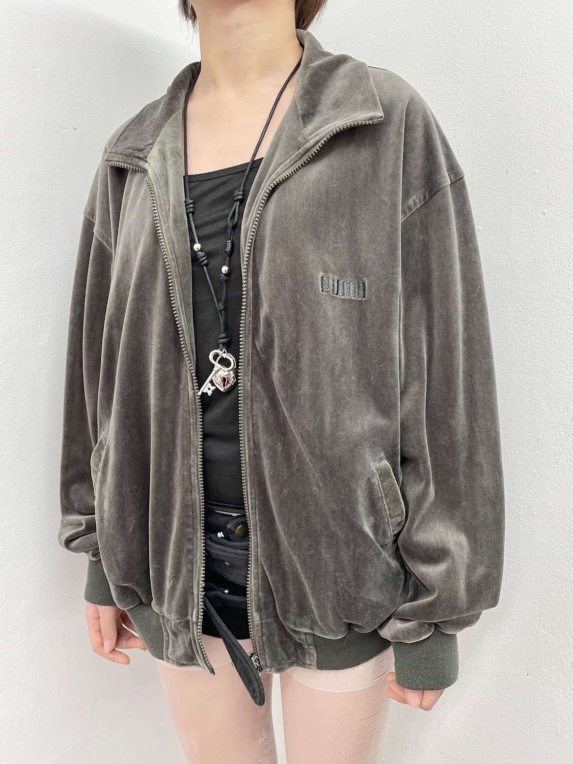 퓨마 차콜 벨벳 벨로아 집업 상품이미지1