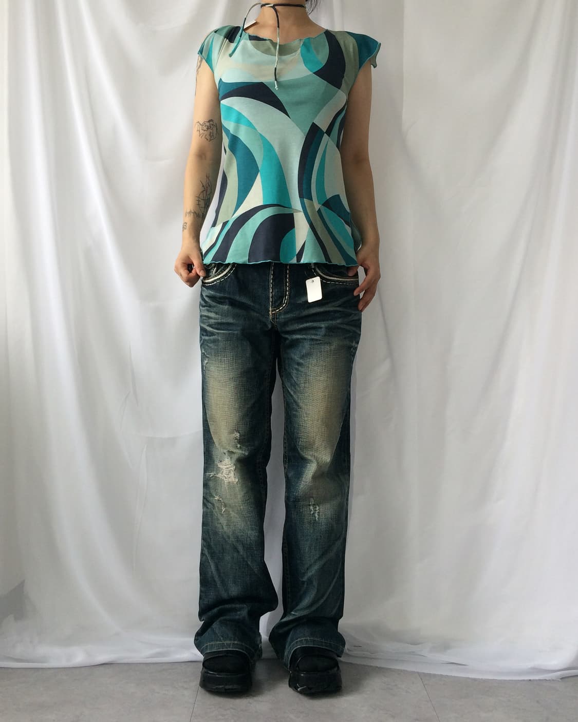 Pattern point back lace up top 상품이미지4