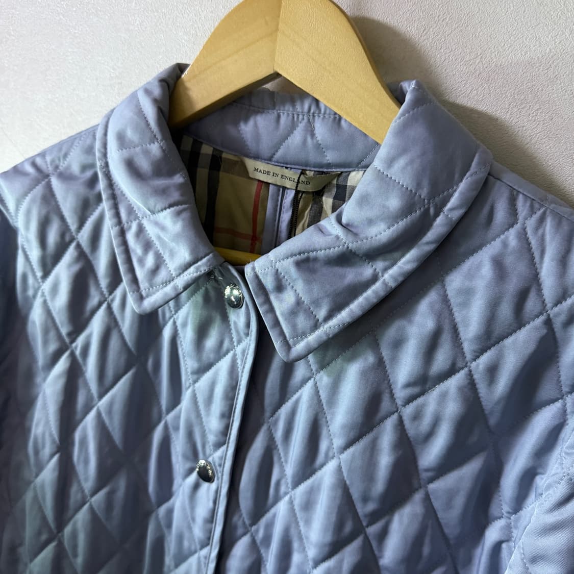 버버리 노바체크 퀄팅 점퍼 스카이블루 M (여성 77-88정도) 상품이미지1