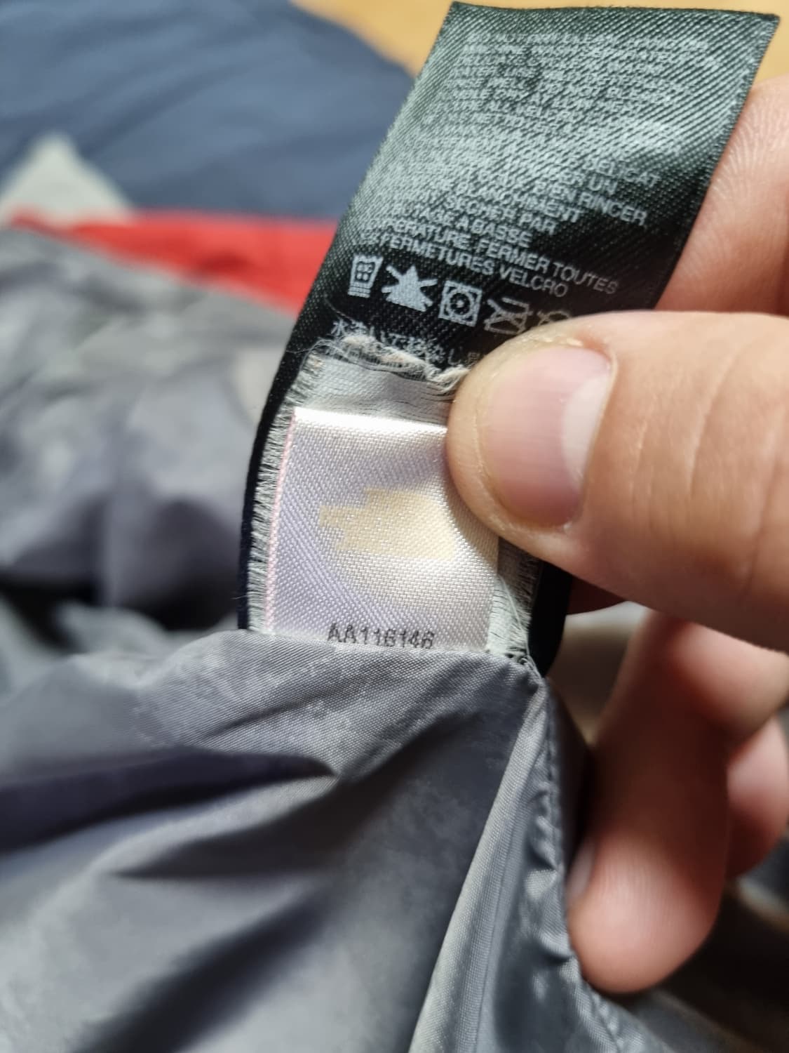 노스페이스 경량패딩 L 상품이미지4