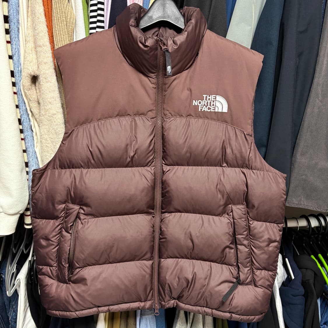노스페이스 퍼피 온 패딩조끼 베스트 브라운 눕시 상품이미지1