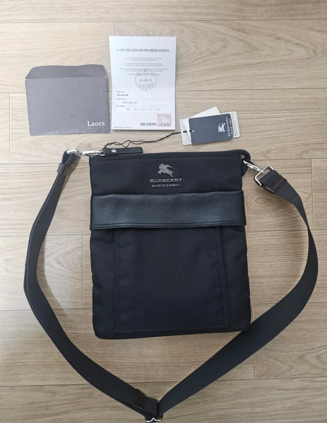 버버리 블랙라벨 클러치 24x27 정품 상품이미지2