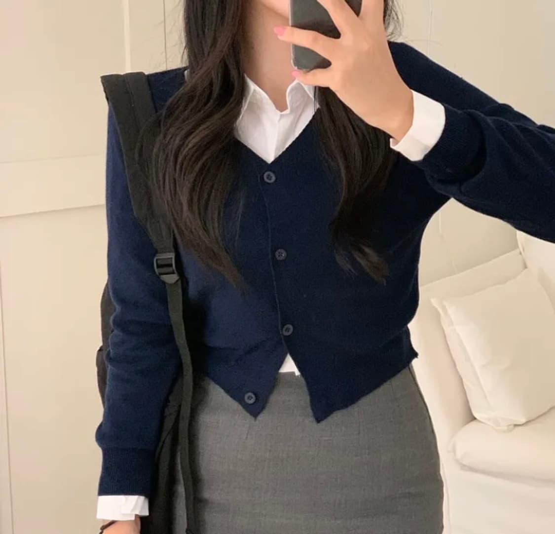 브이넥 네이비 가디건 상품이미지1