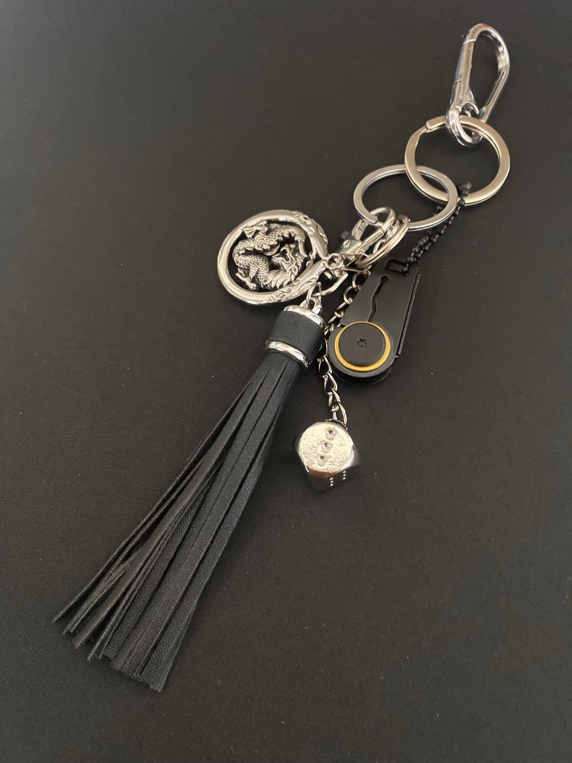 드래곤 코인 블랙 태슬 키링 상품이미지2