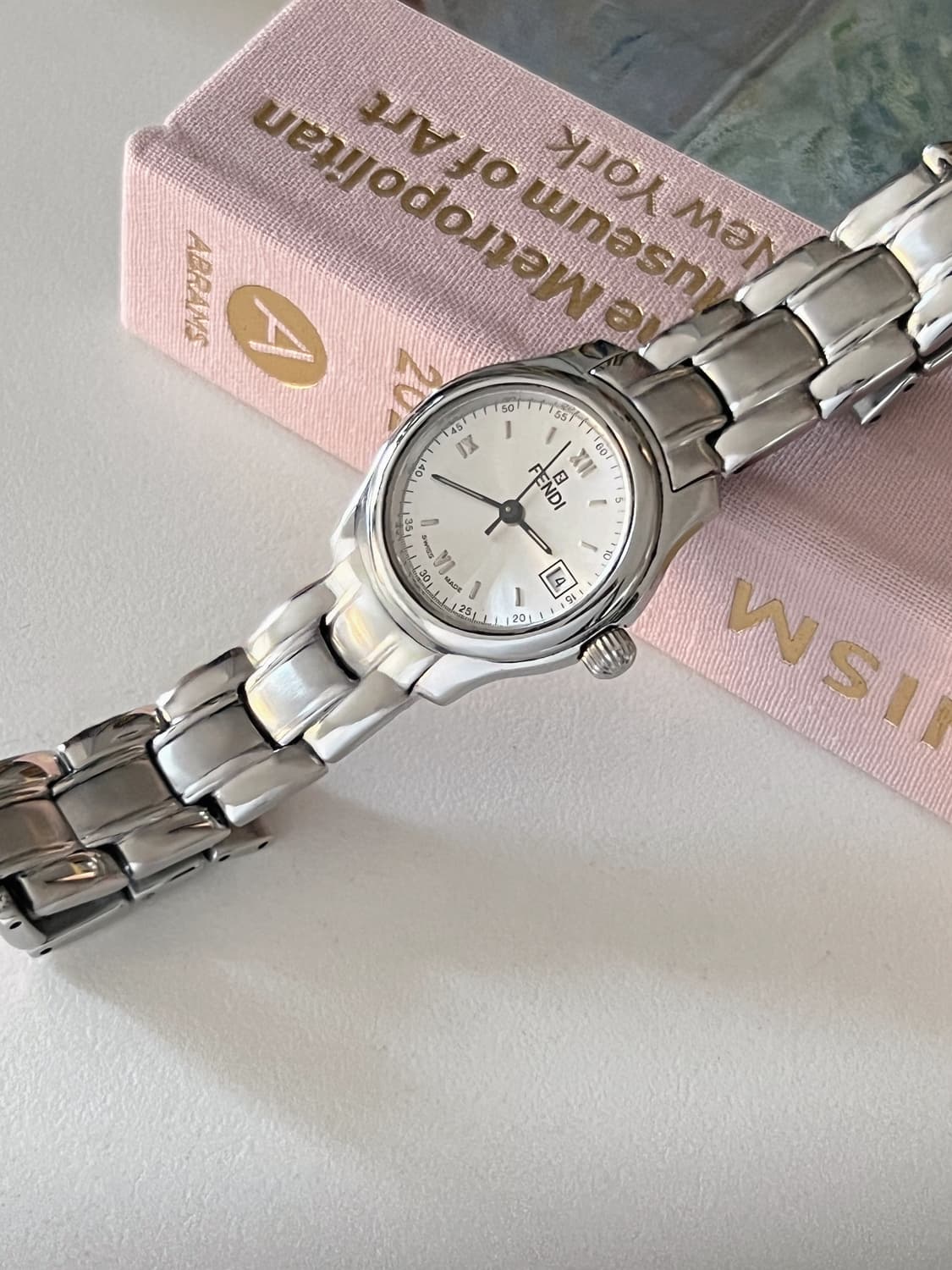 FENDI 실버 라운드 다이얼 펜디 시계 상품이미지2