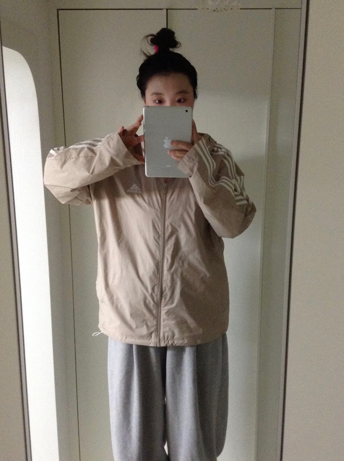 Adidas beige windbreaker 상품이미지3