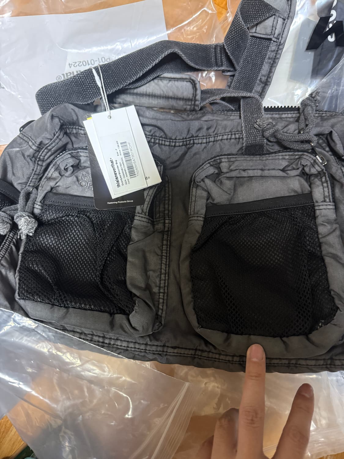 디스이즈네버댓 오버다이드 숄더백 워시드 차콜 상품이미지2